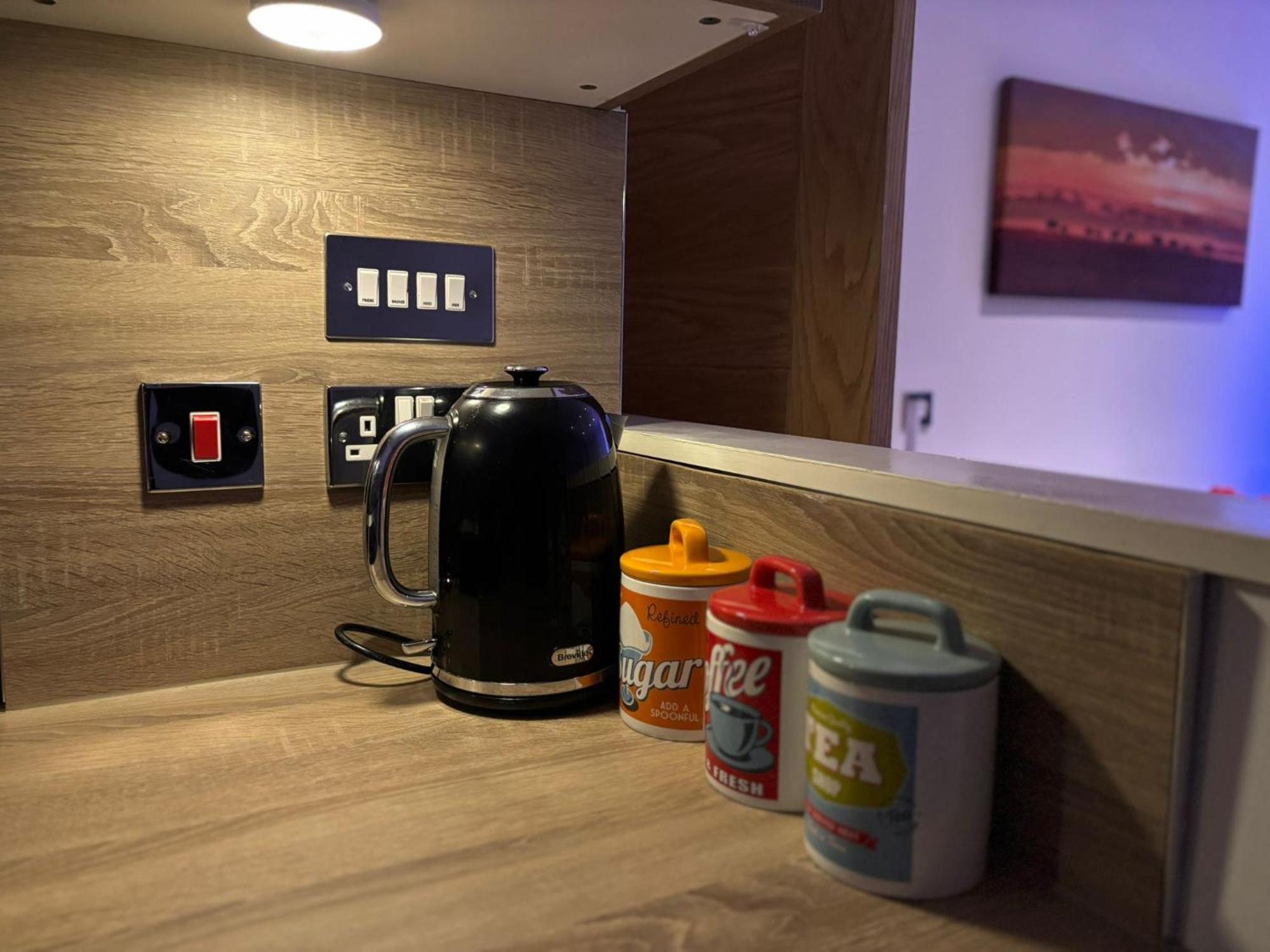 24-7 Secured City Centre Apartments With Free Underground Parking And Wifi เบอร์มิงแฮม ภายนอก รูปภาพ