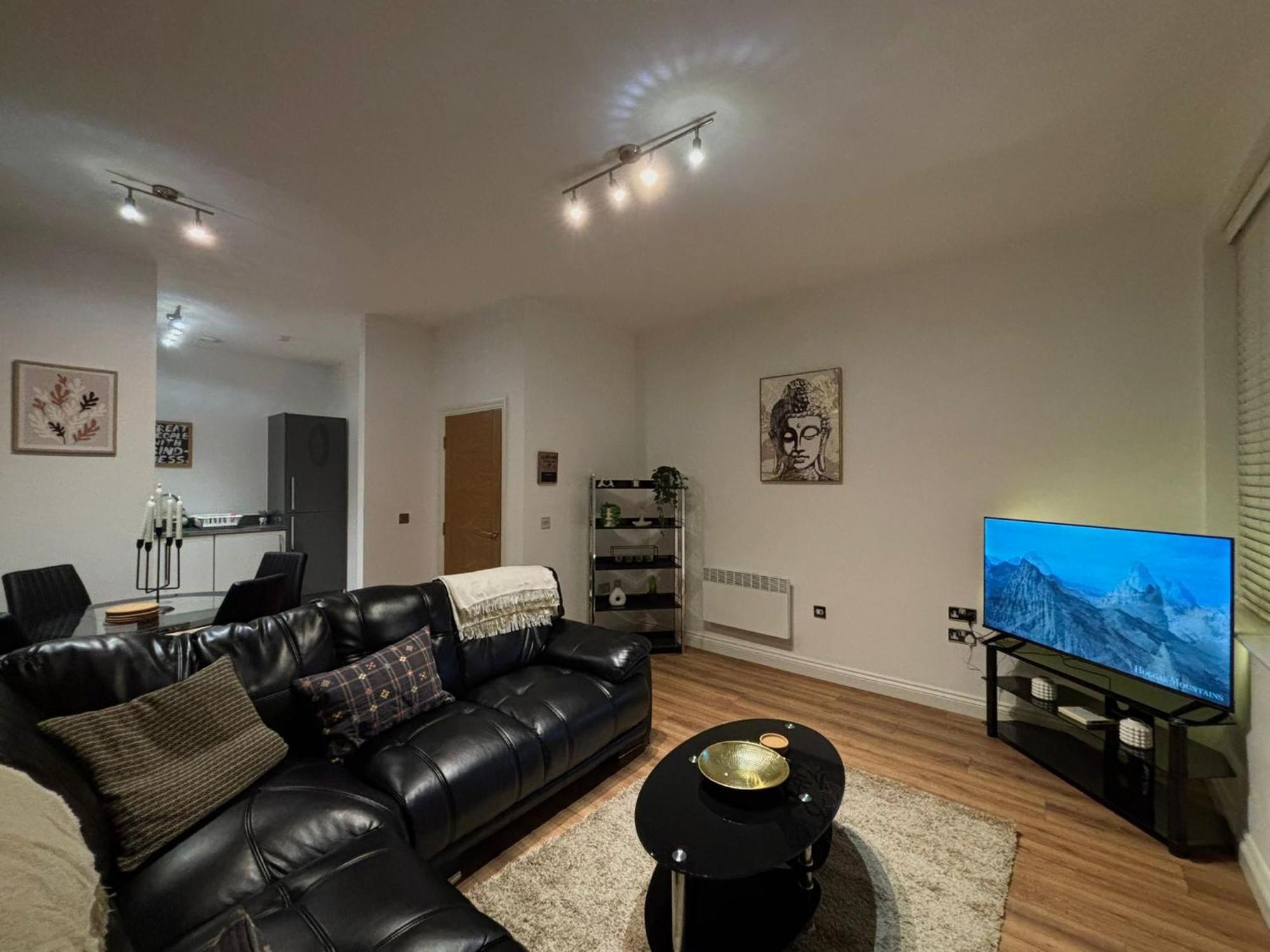 24-7 Secured City Centre Apartments With Free Underground Parking And Wifi เบอร์มิงแฮม ภายนอก รูปภาพ