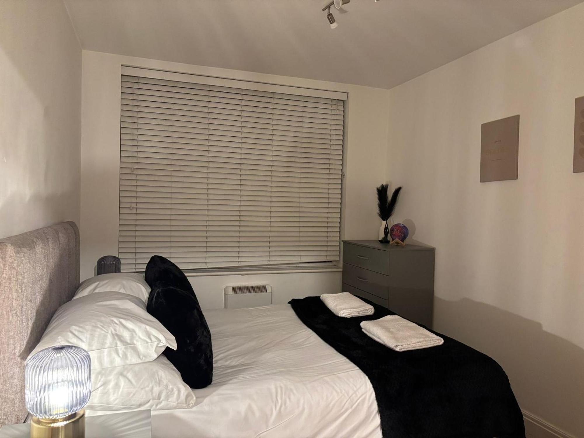 24-7 Secured City Centre Apartments With Free Underground Parking And Wifi เบอร์มิงแฮม ภายนอก รูปภาพ