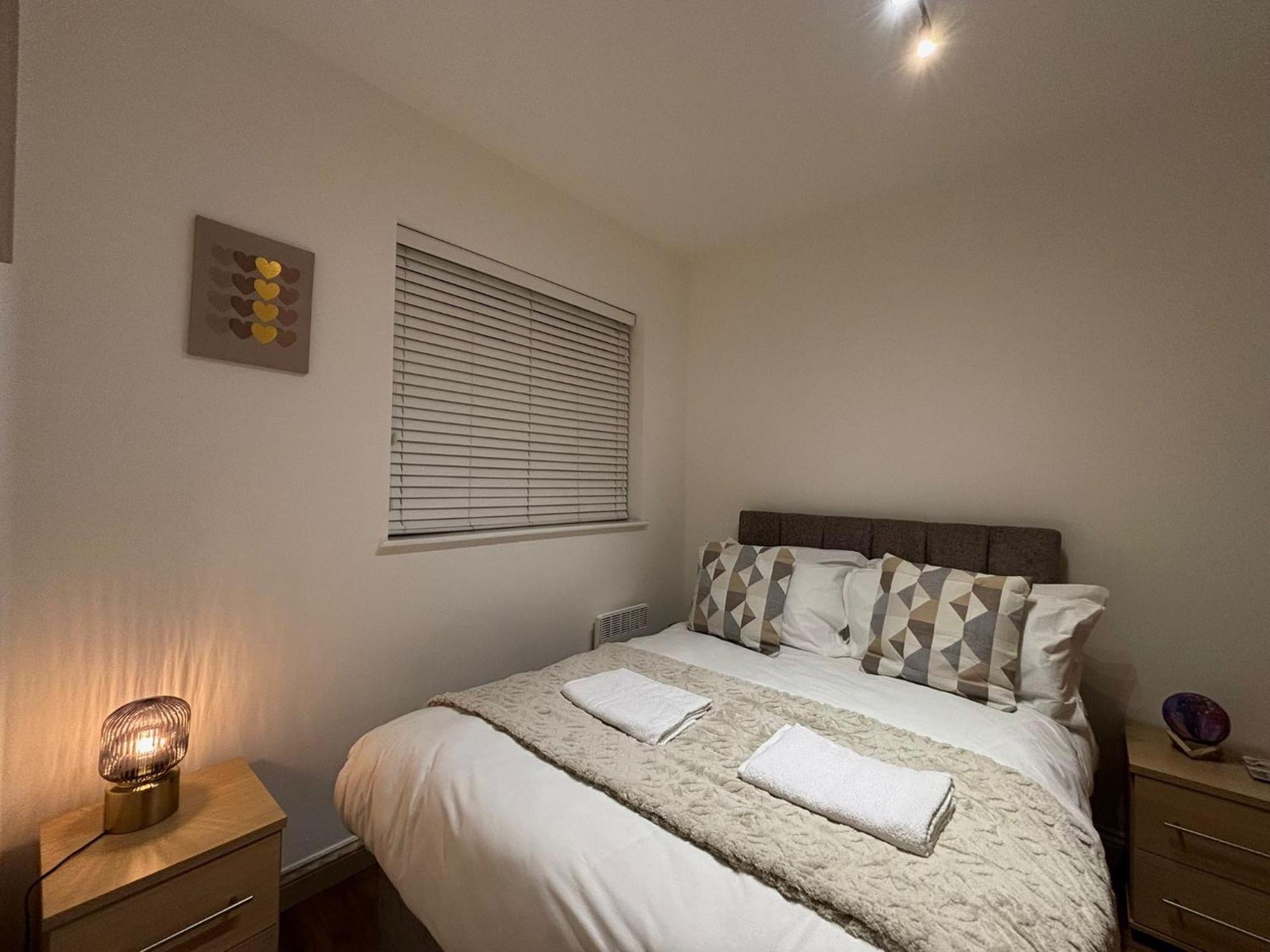 24-7 Secured City Centre Apartments With Free Underground Parking And Wifi เบอร์มิงแฮม ภายนอก รูปภาพ