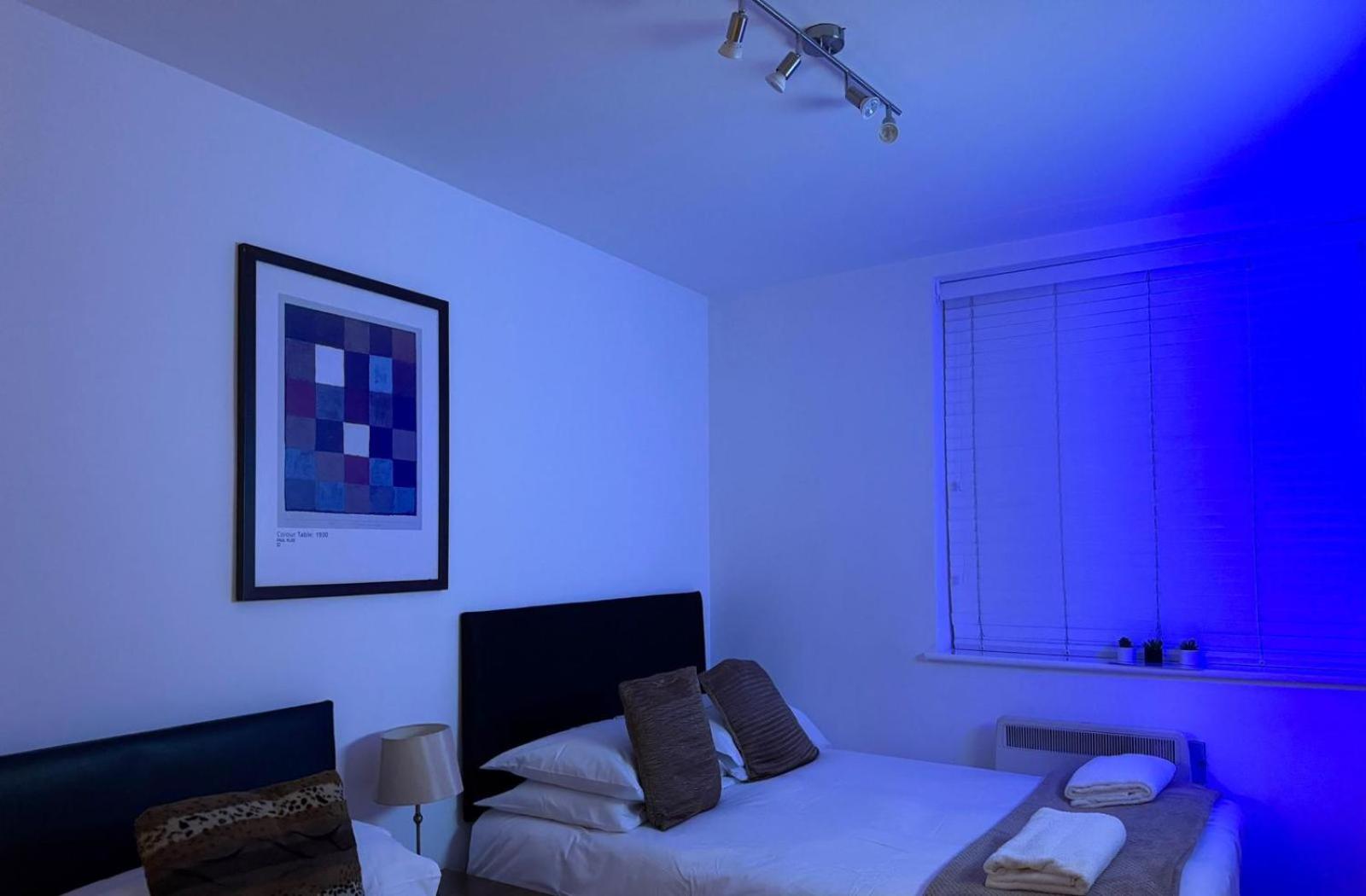 24-7 Secured City Centre Apartments With Free Underground Parking And Wifi เบอร์มิงแฮม ภายนอก รูปภาพ