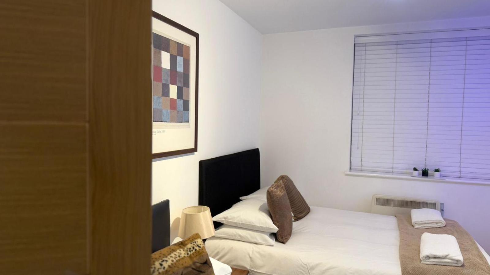 24-7 Secured City Centre Apartments With Free Underground Parking And Wifi เบอร์มิงแฮม ภายนอก รูปภาพ