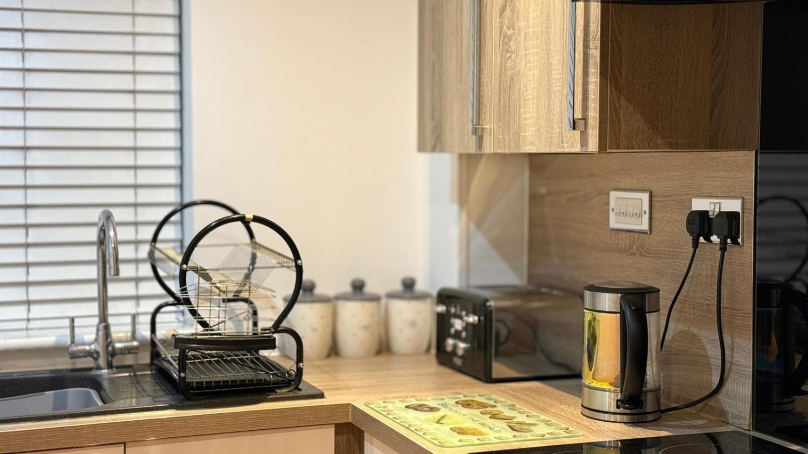 24-7 Secured City Centre Apartments With Free Underground Parking And Wifi เบอร์มิงแฮม ภายนอก รูปภาพ